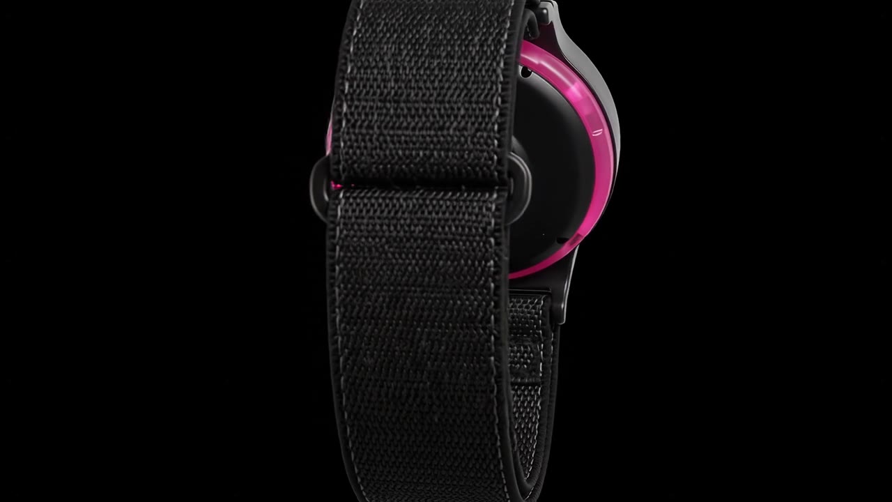 WearSpray band, 360 degree view
