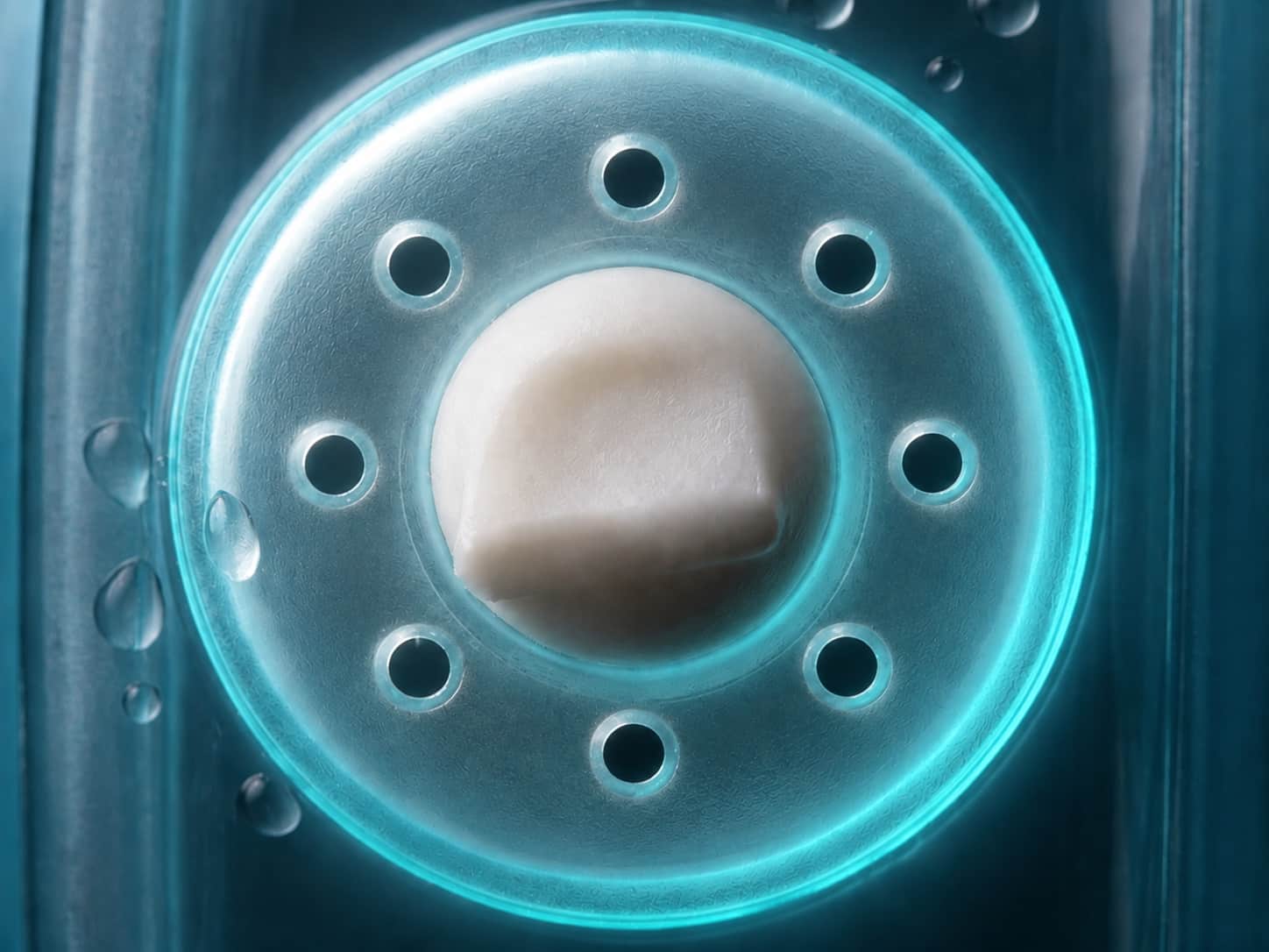 Real macro of the breathing valve with radial micro-perforations